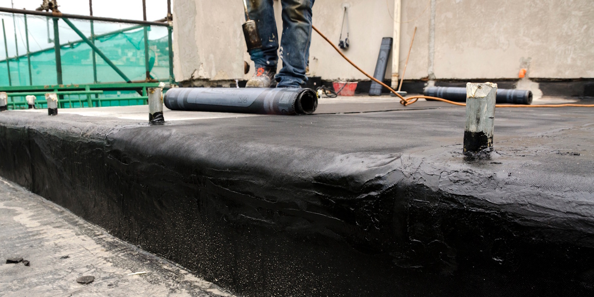 Bitumenabdichtung der Bodenplatte zur Sperre gegen kapillar aufsteigende Feuchtigkeit